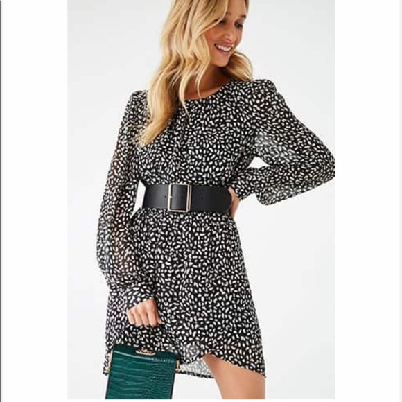 H&M Dresses & Skirts - Black/white H&M dress sexy